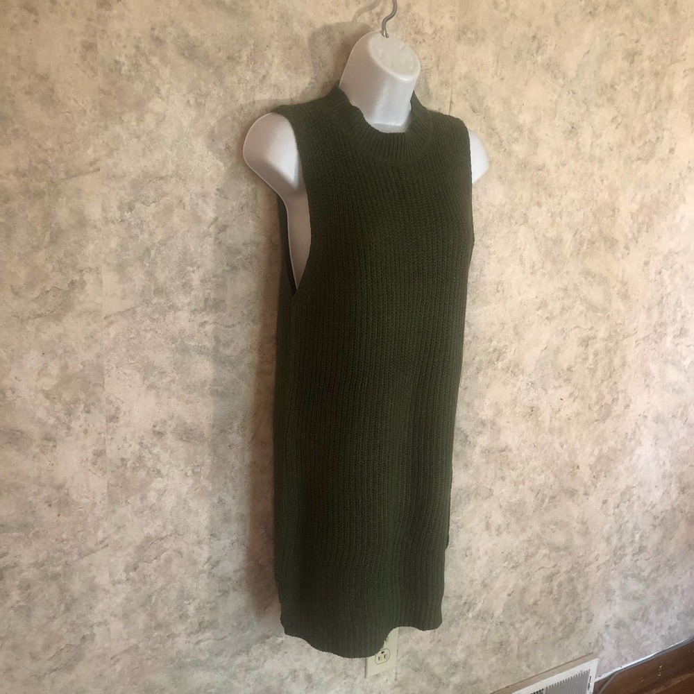 Green Knitted Sleeveless High-Collar Sweater Dress